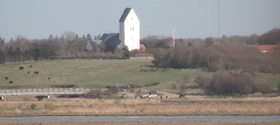 Skjern å foråret 2011 Udsigt til Lønborg Kirke fra Skjern å dalen